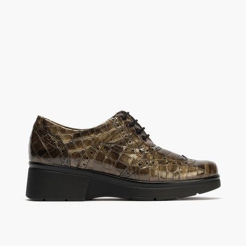 Scarpa inglese con colore del fumo