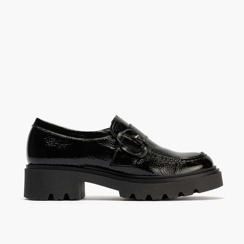 Scarpa in pelle di brevetto da donna nera
