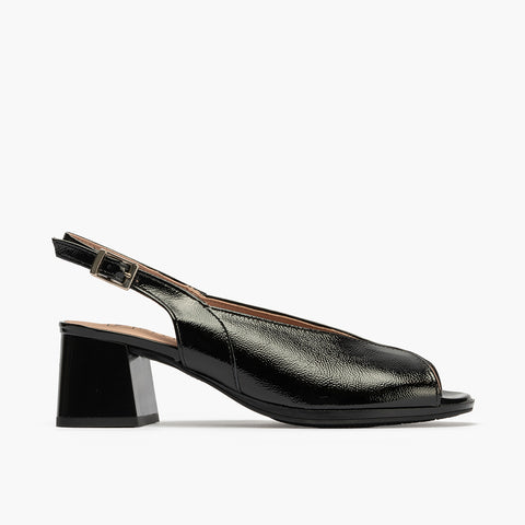 Sandalia hueco pico mujer con hebilla en piel charol NEGRO