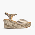 Sandalia pala alta mujer con hebilla en piel laminado ORO