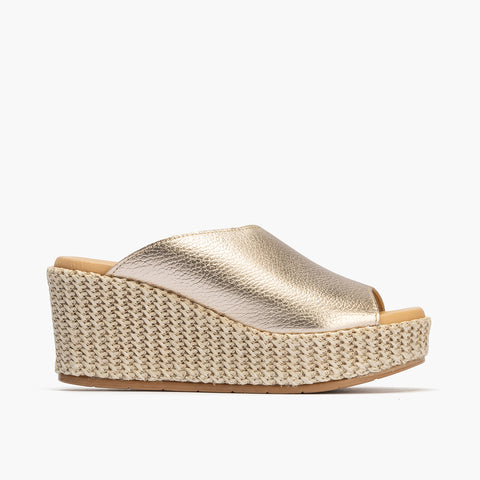 Zueco alto mujer en piel laminado ORO