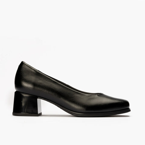 Half -Heeled Black Hall Shoe