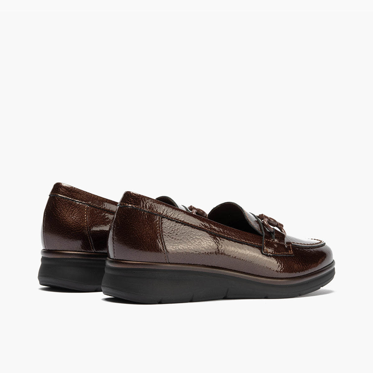 Mocasín con Adorno en charol de mujer color marron