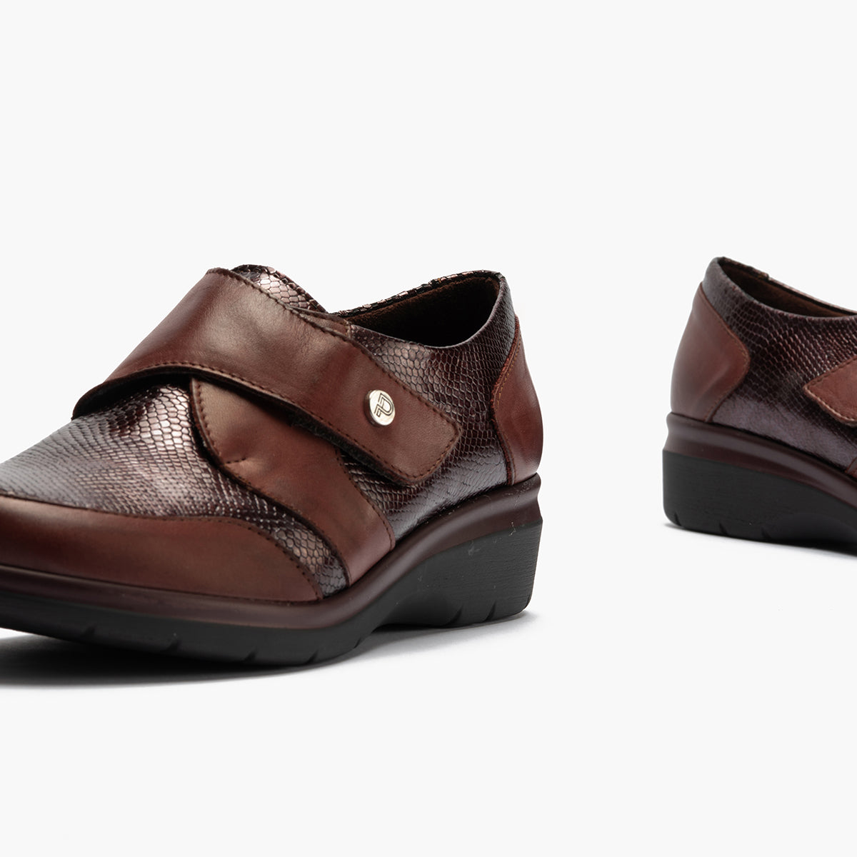 Blucher Piel con velcro de mujer color burdeos