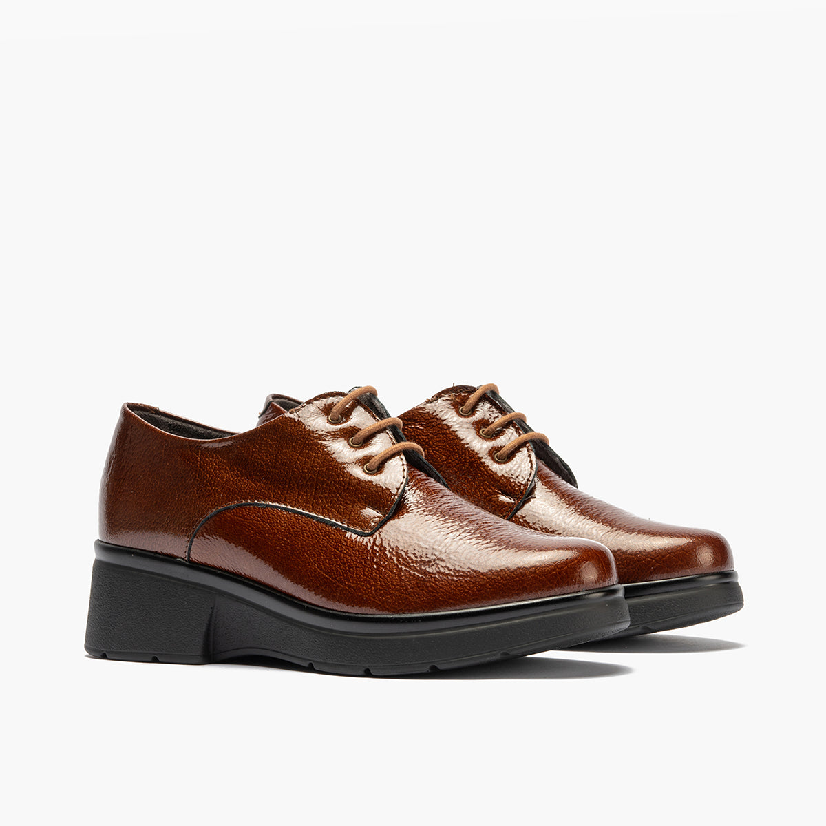 Blucher en Charol con cordones de mujer color cuero