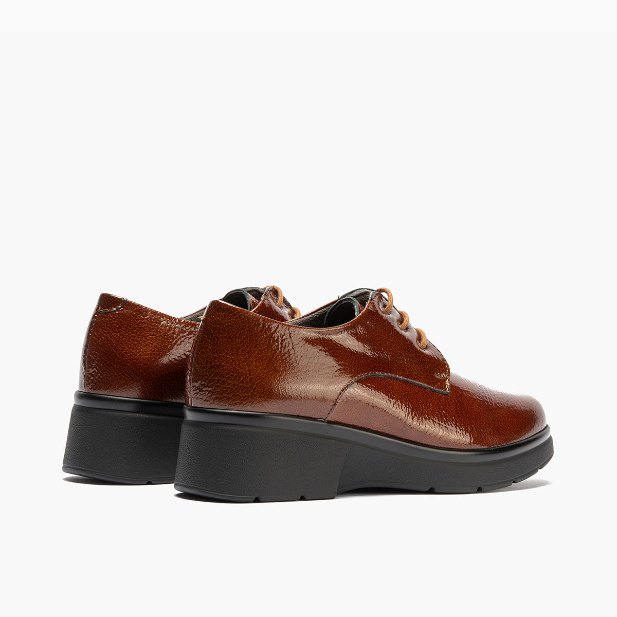Blucher en Charol con cordones de mujer color cuero