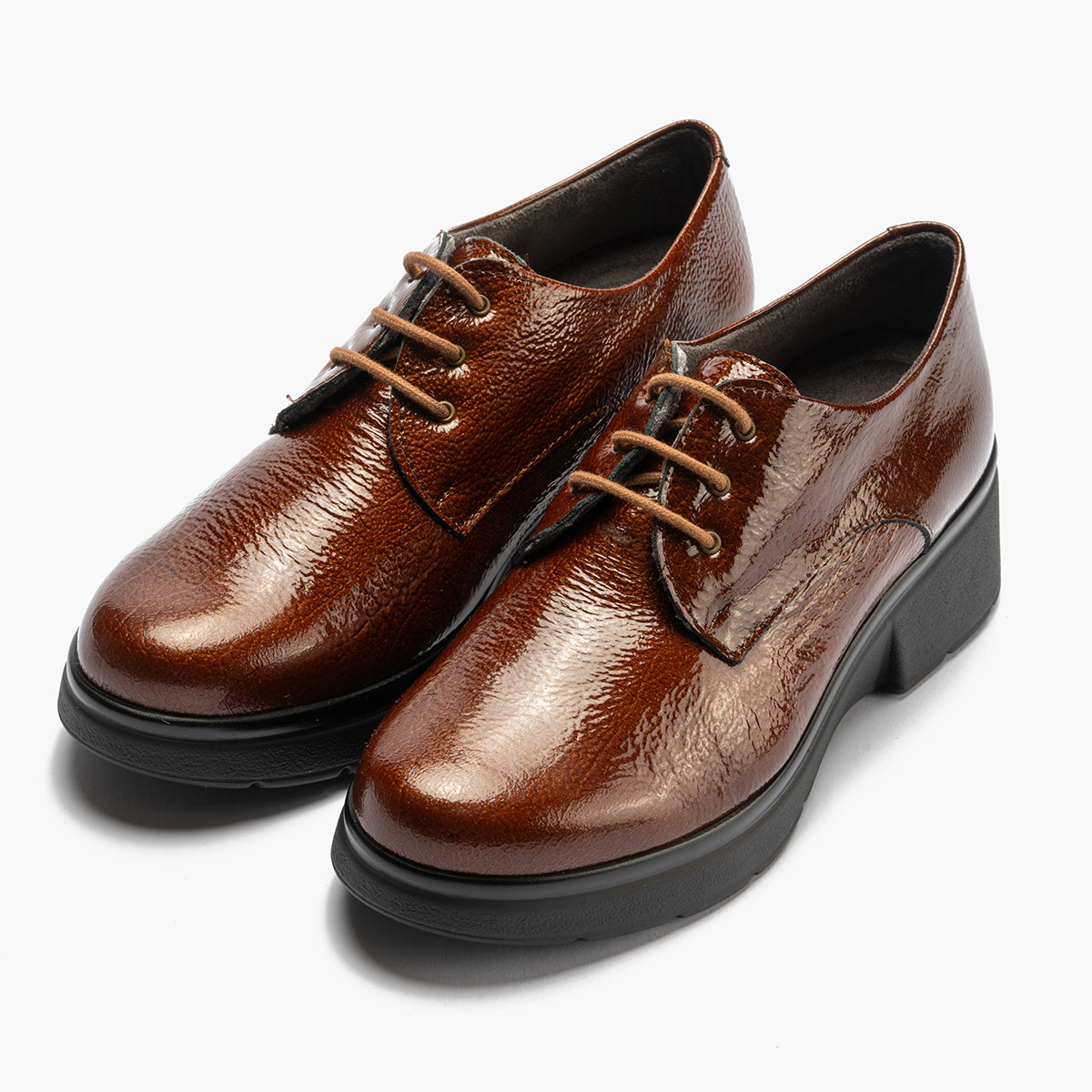 Blucher en Charol con cordones de mujer color cuero