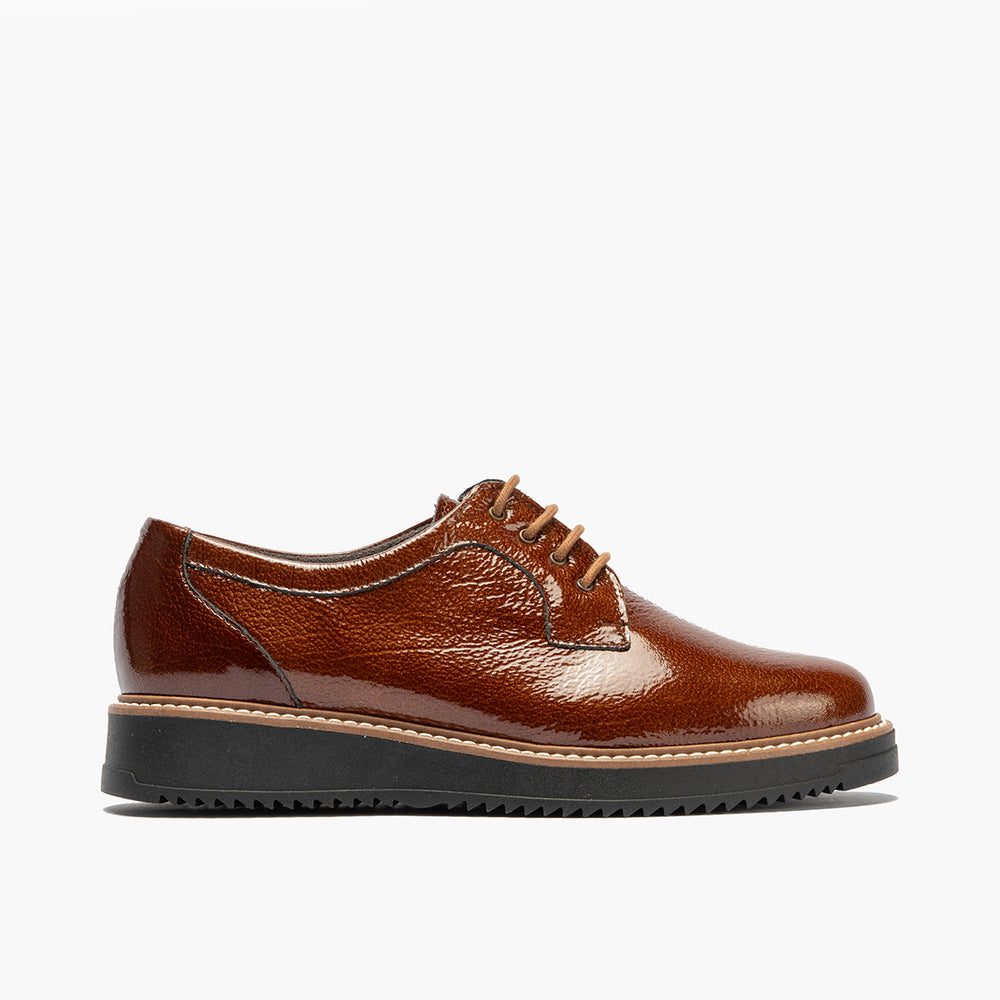 Blucher en Charol con cordones de mujer color cuero