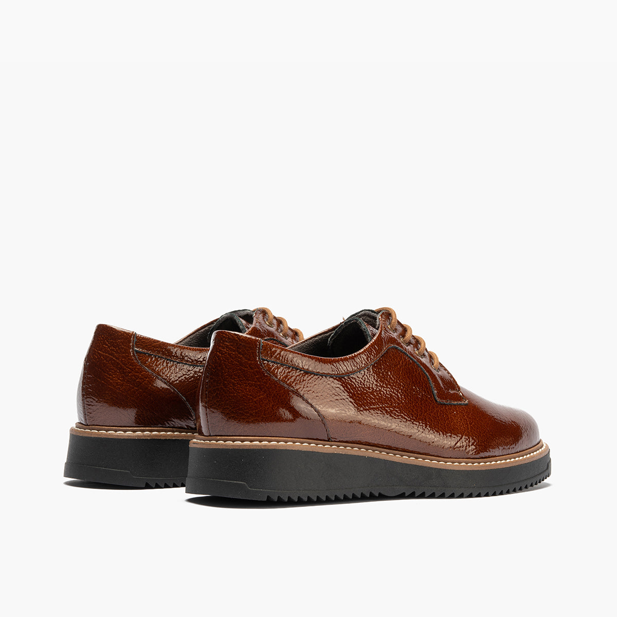Blucher en Charol con cordones de mujer color cuero