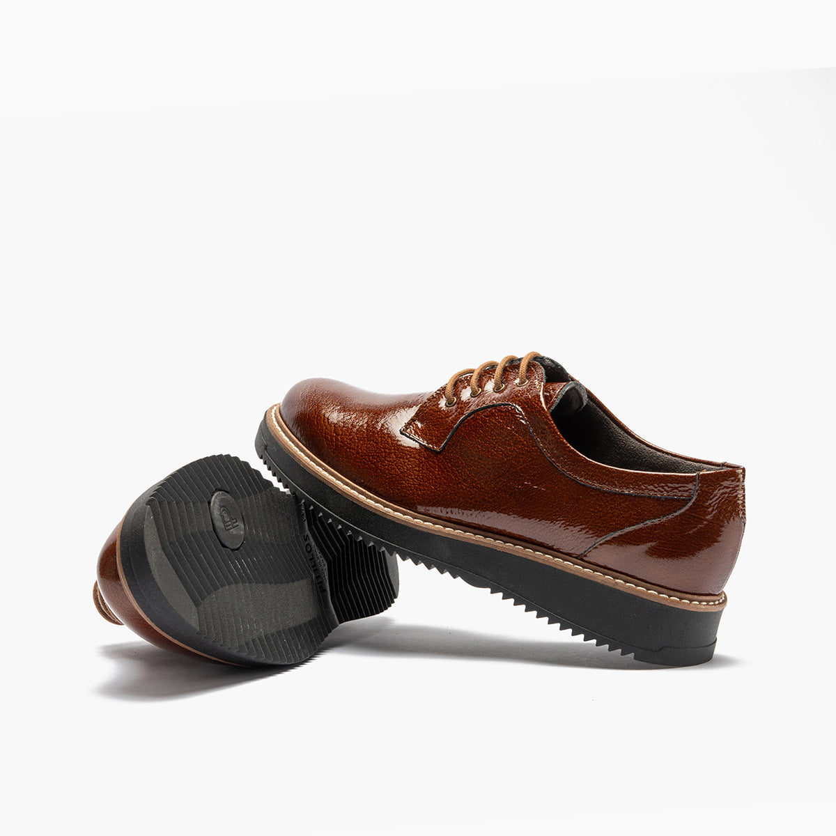 Blucher en Charol con cordones de mujer color cuero