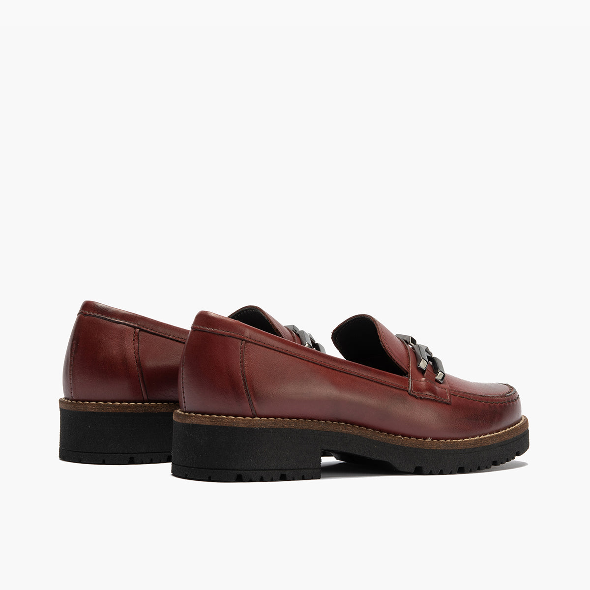 Mocasín en Napa con adorno de mujer color burdeos