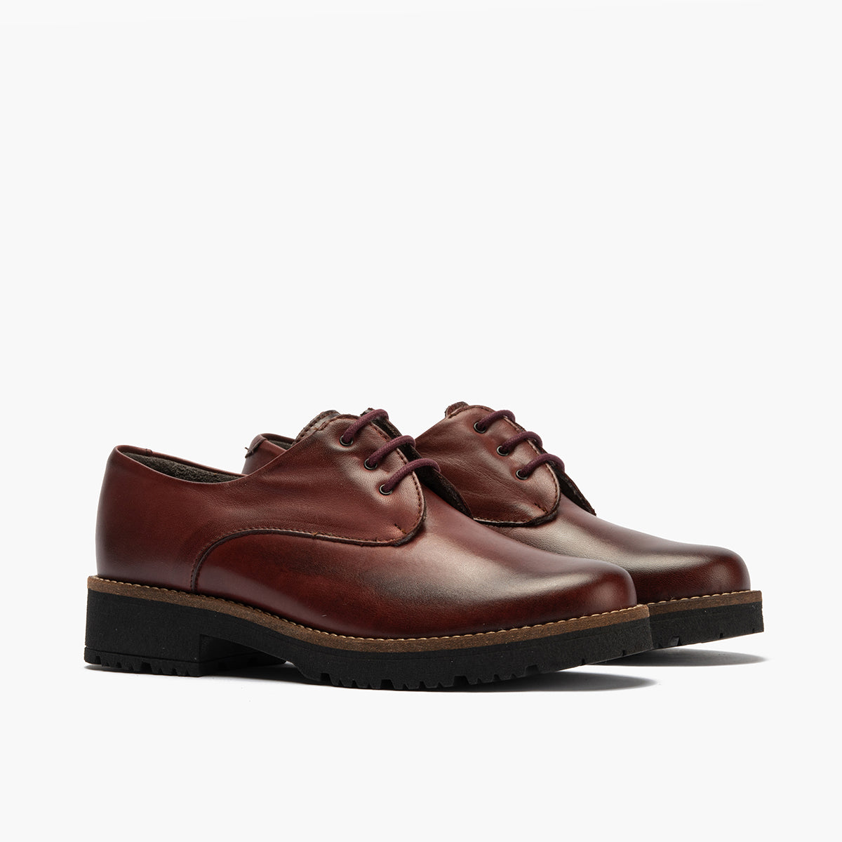 Blucher en Napa con cordones de mujer color burdeos