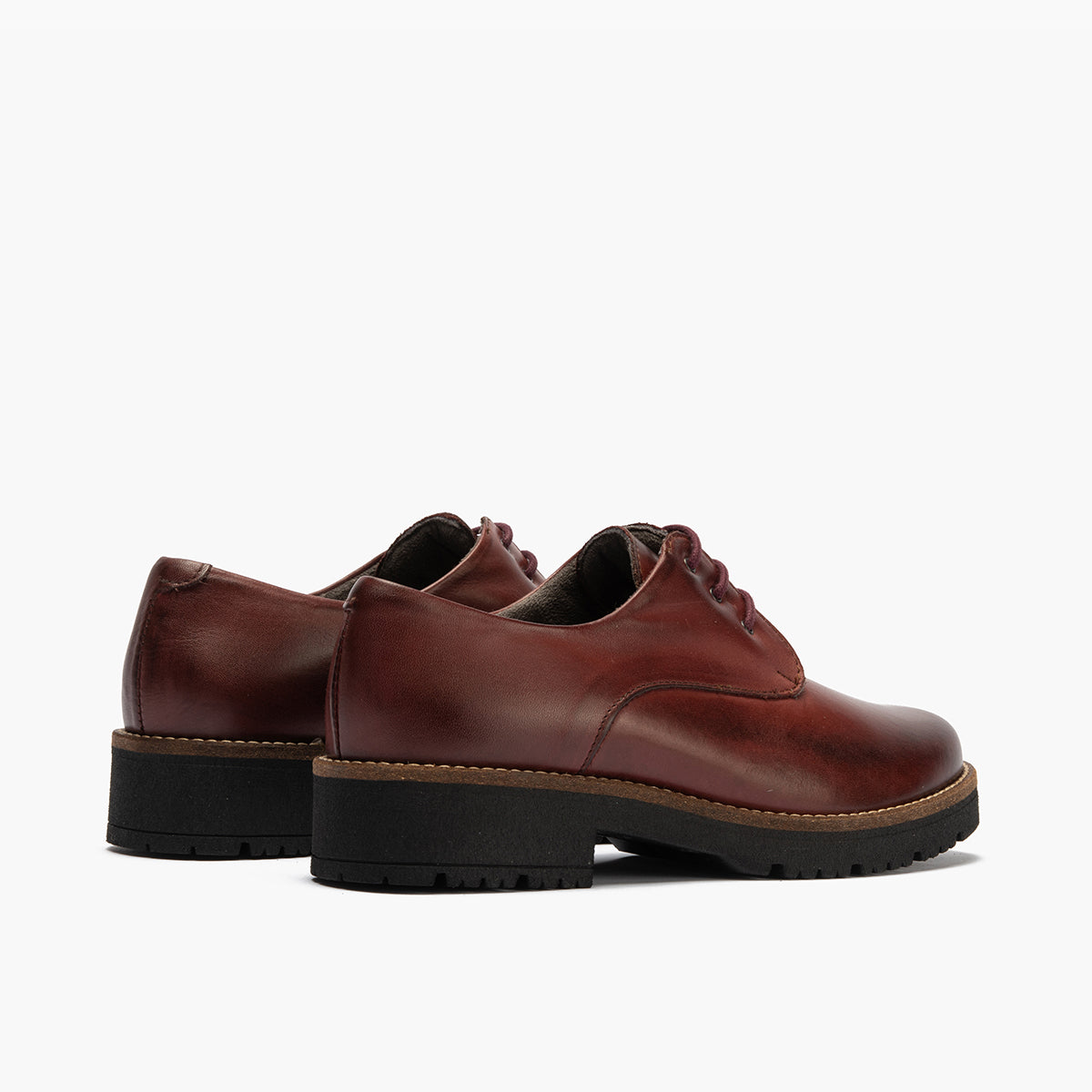 Blucher en Napa con cordones de mujer color burdeos