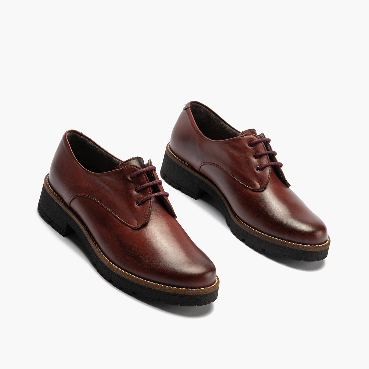 Blucher en Napa con cordones de mujer color burdeos