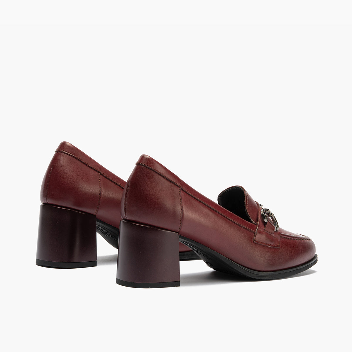 Mocasín en Napa con adorno de mujer color burdeos