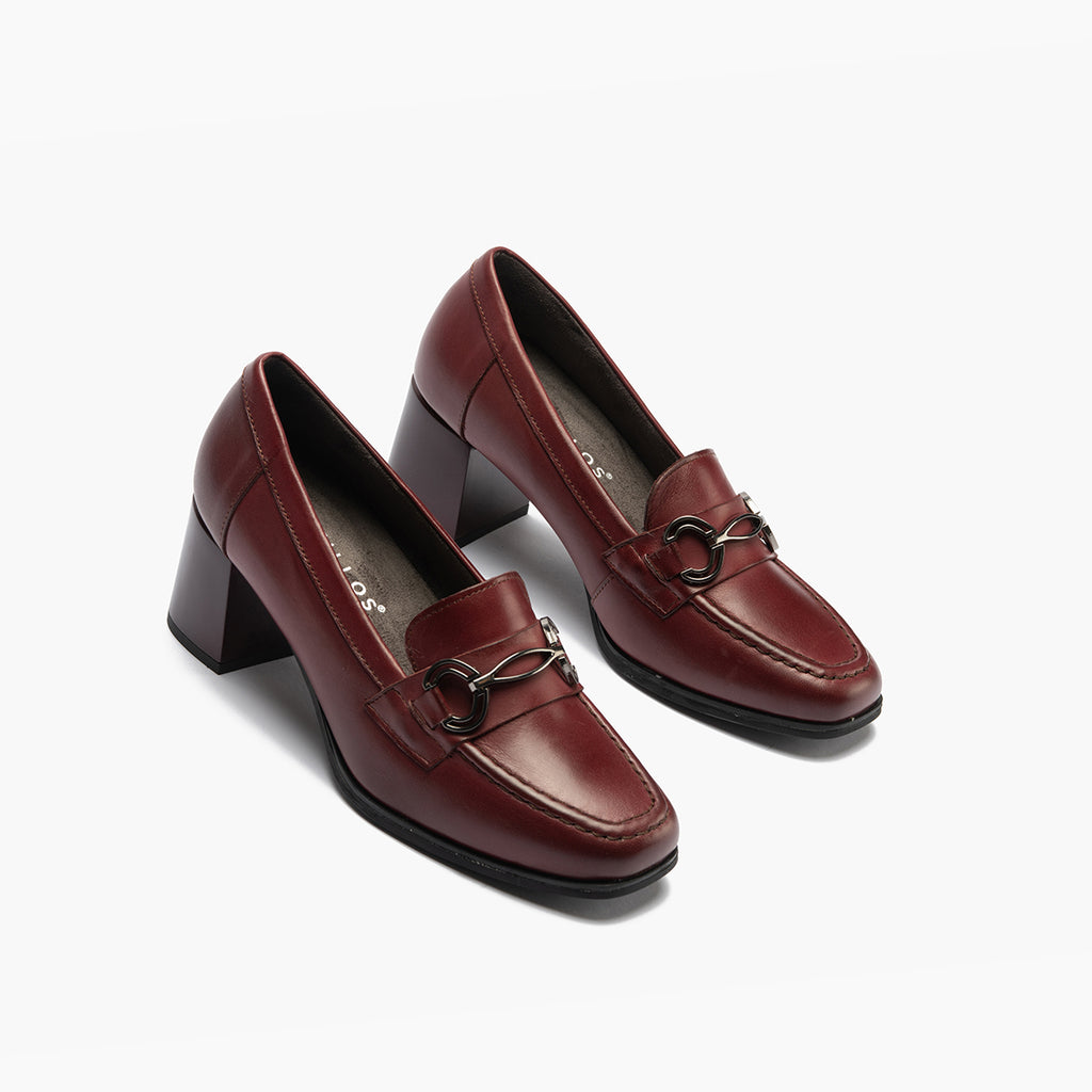 Mocasín en Napa con adorno de mujer color burdeos