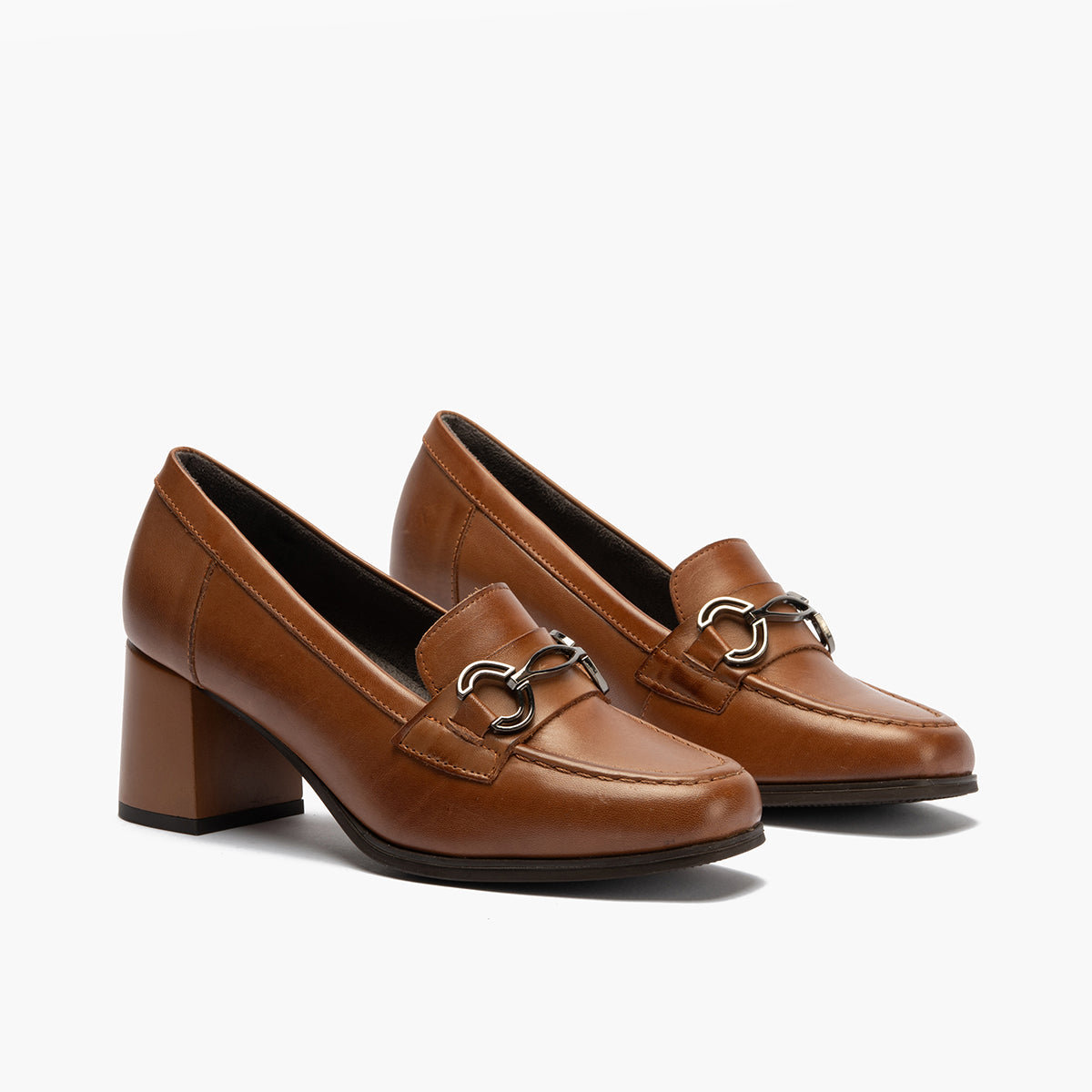 Mocasín en Napa con adorno de mujer color cuero