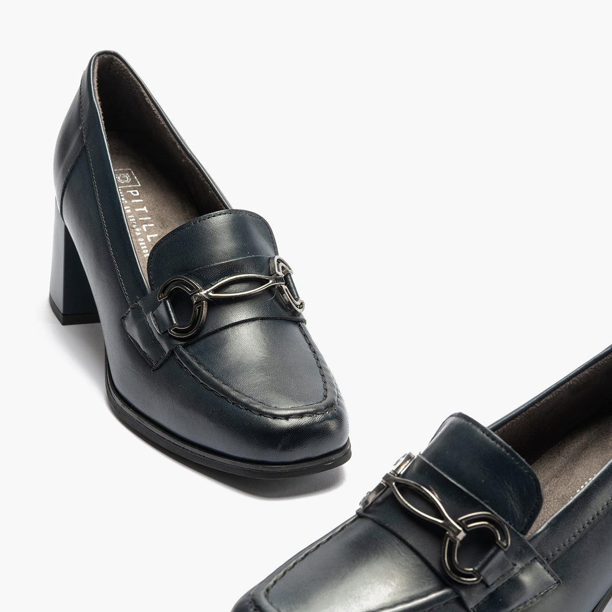 Mocasín en Napa con adorno de mujer color marino