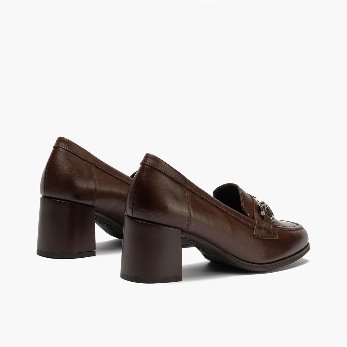Mocasín en Napa con adorno de mujer color marron