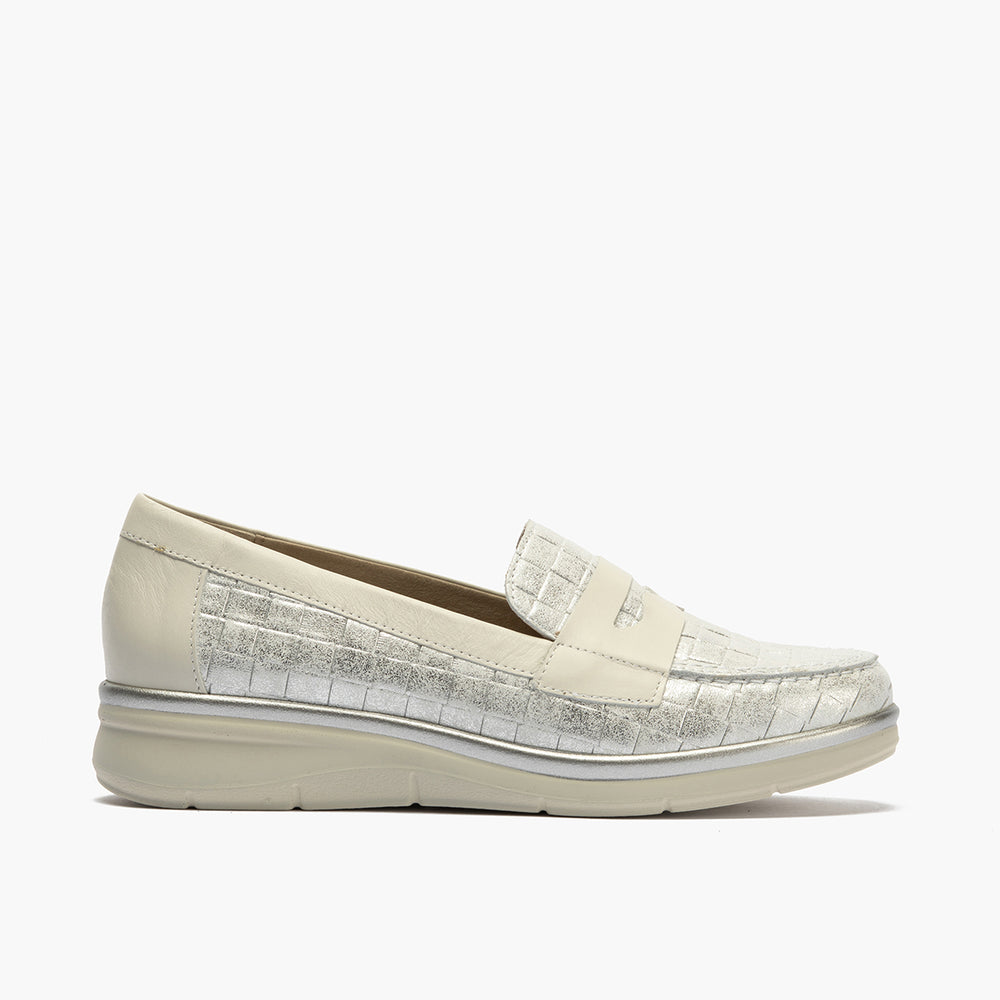 Mocasín plano con antifaz en piel napa fantasía y piel napa Plata