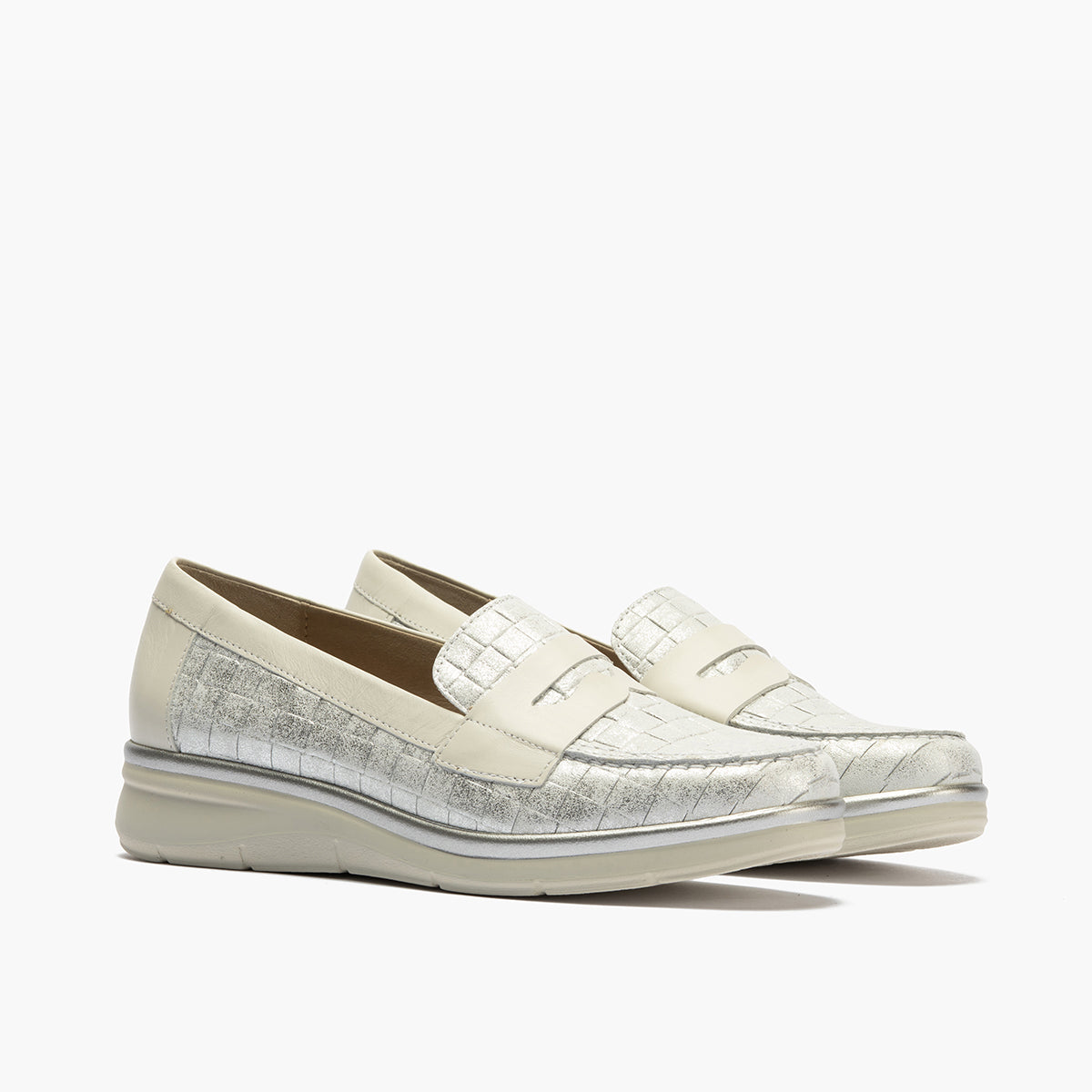 Mocasín plano con antifaz en piel napa fantasía y piel napa Plata