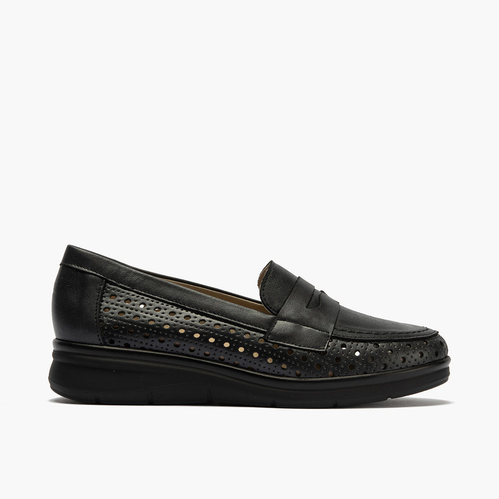 Mocasín plano con antifaz en piel napa fantasía y piel napa con acabados metalizados Negro