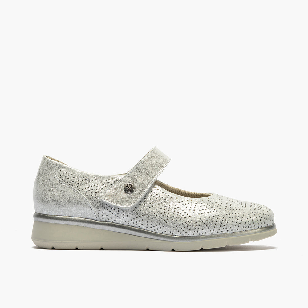 Zapato mercedes plano ancho especial con acabado brillante y suave Plata