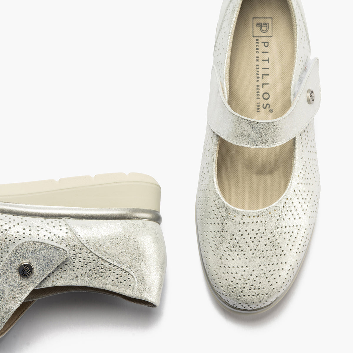 Zapato mercedes plano ancho especial con acabado brillante y suave Plata