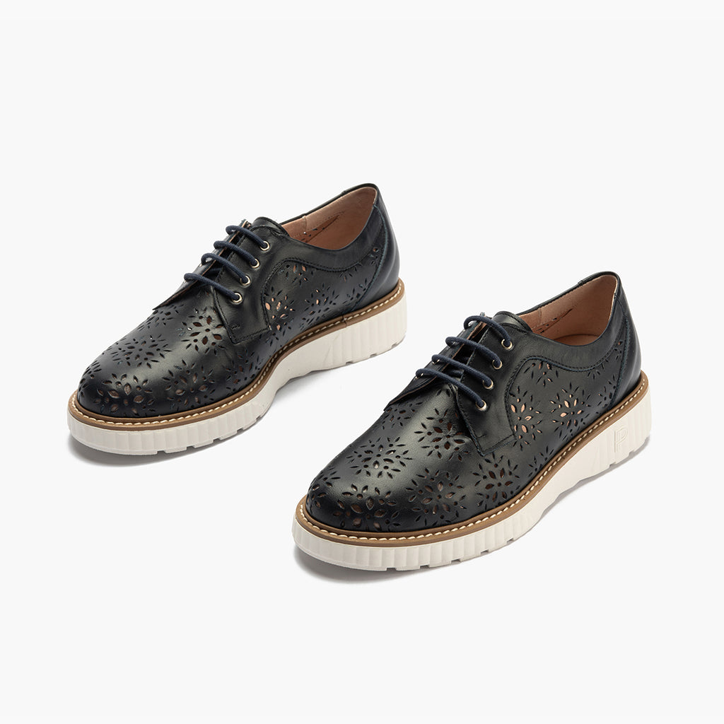 Zapato blucher con cordones, en piel napa perforada Marino