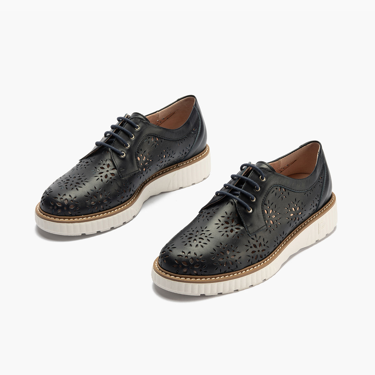 Zapato blucher con cordones, en piel napa perforada Marino