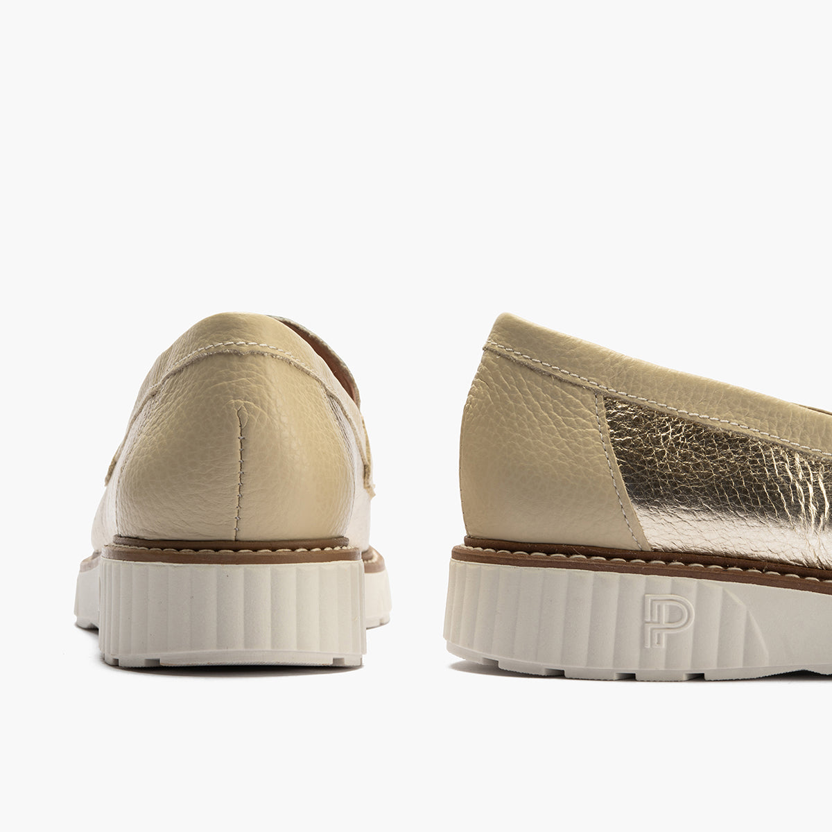 Zapato mocasín con antifaz en piel napa bombeada Oro