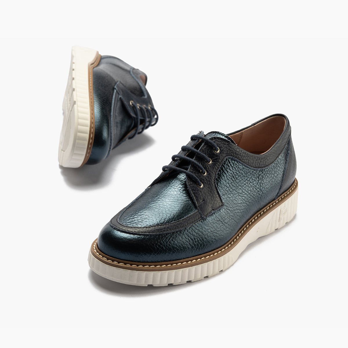 Zapato blucher con cordones y reflejos brillantes Marino