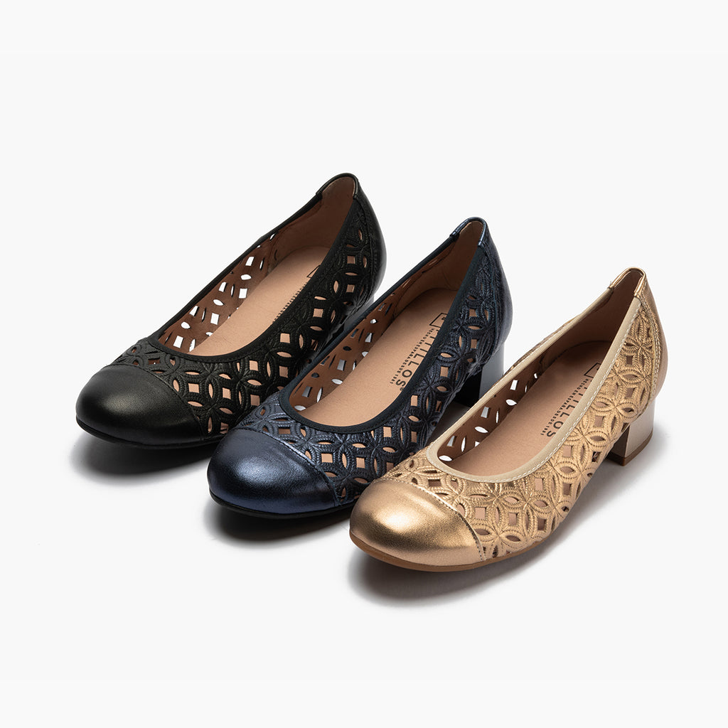 Zapato salón con tacón bajo y punta redonda, en laminado brillante Negro