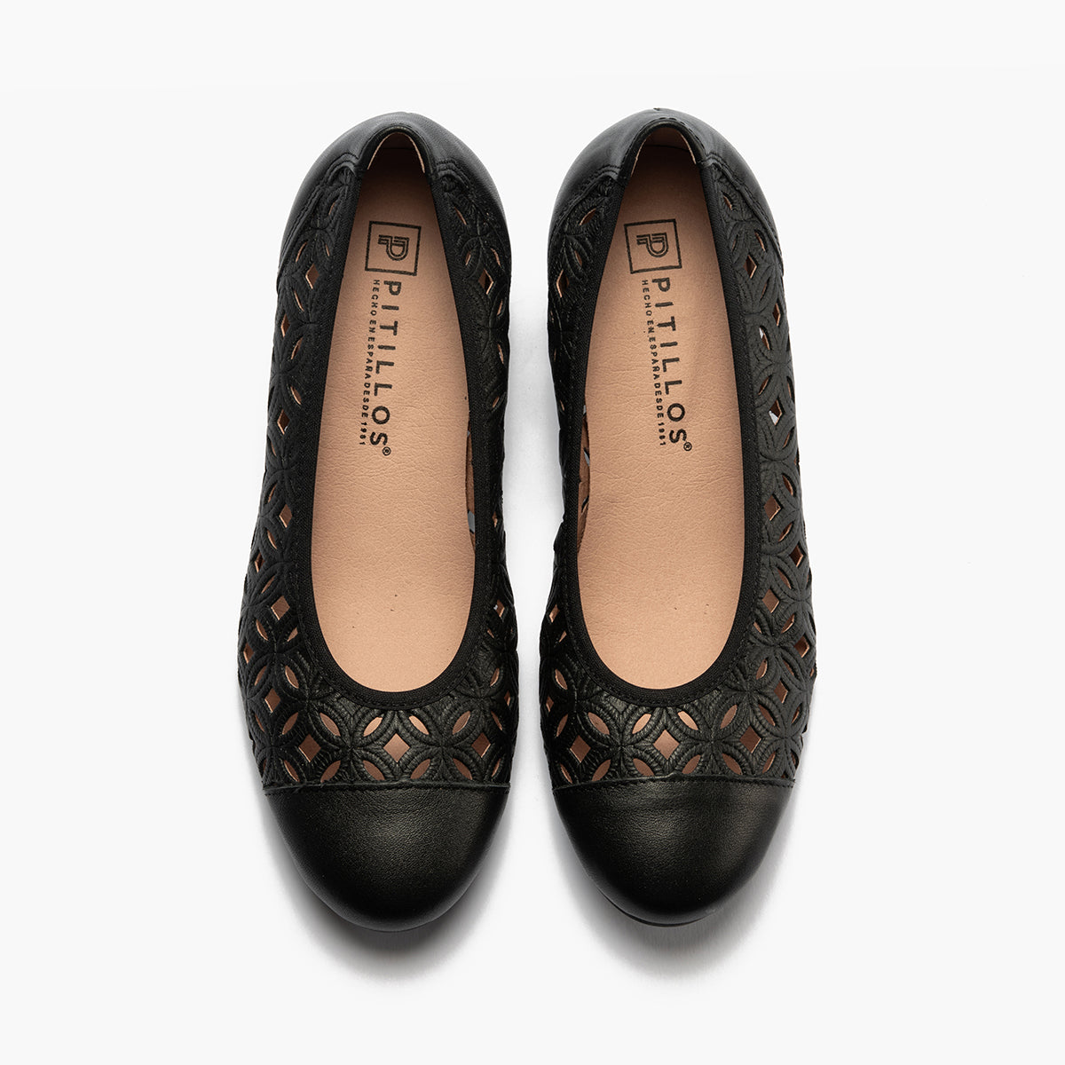 Zapato salón con tacón bajo y punta redonda, en laminado brillante Negro