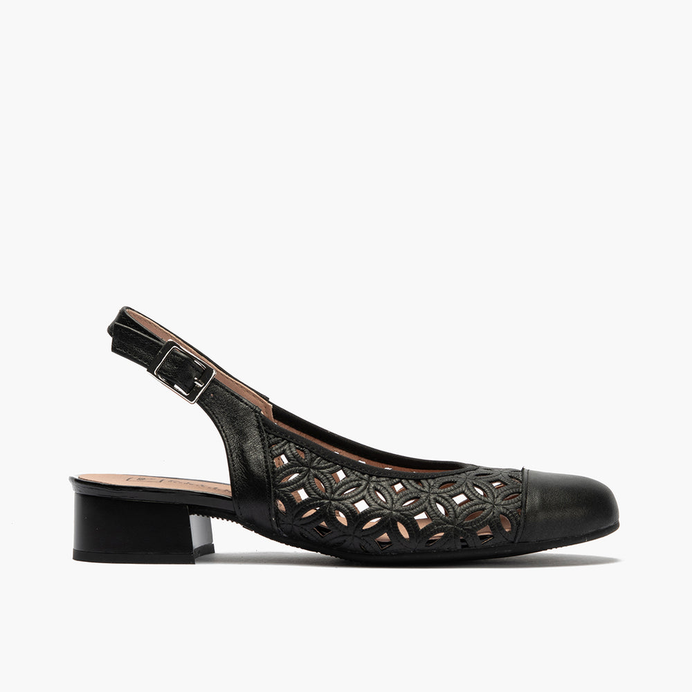 Zapato salón destalonado con tacón bajo y punta redonda, en laminado brillante Negro