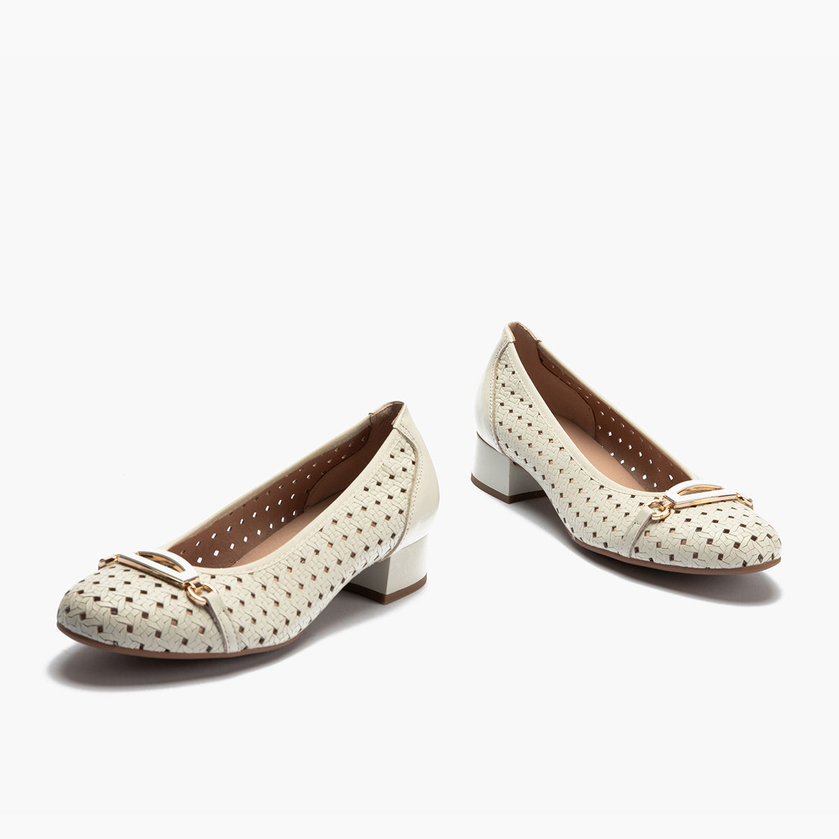 Zapato salón con adorno y tacón bajo, con punta redonda Glacial