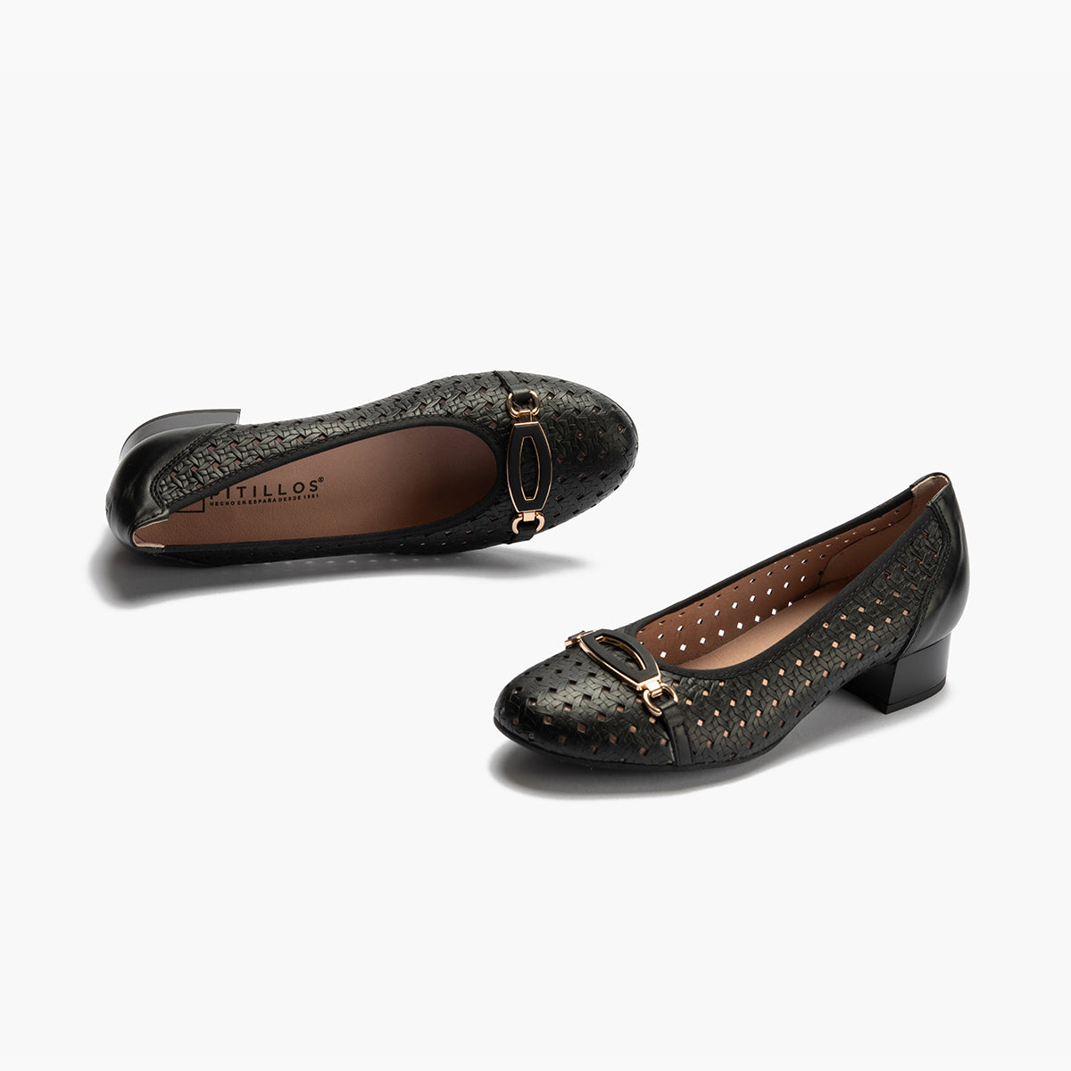 Zapato salón con adorno y tacón bajo, con punta redonda Negro