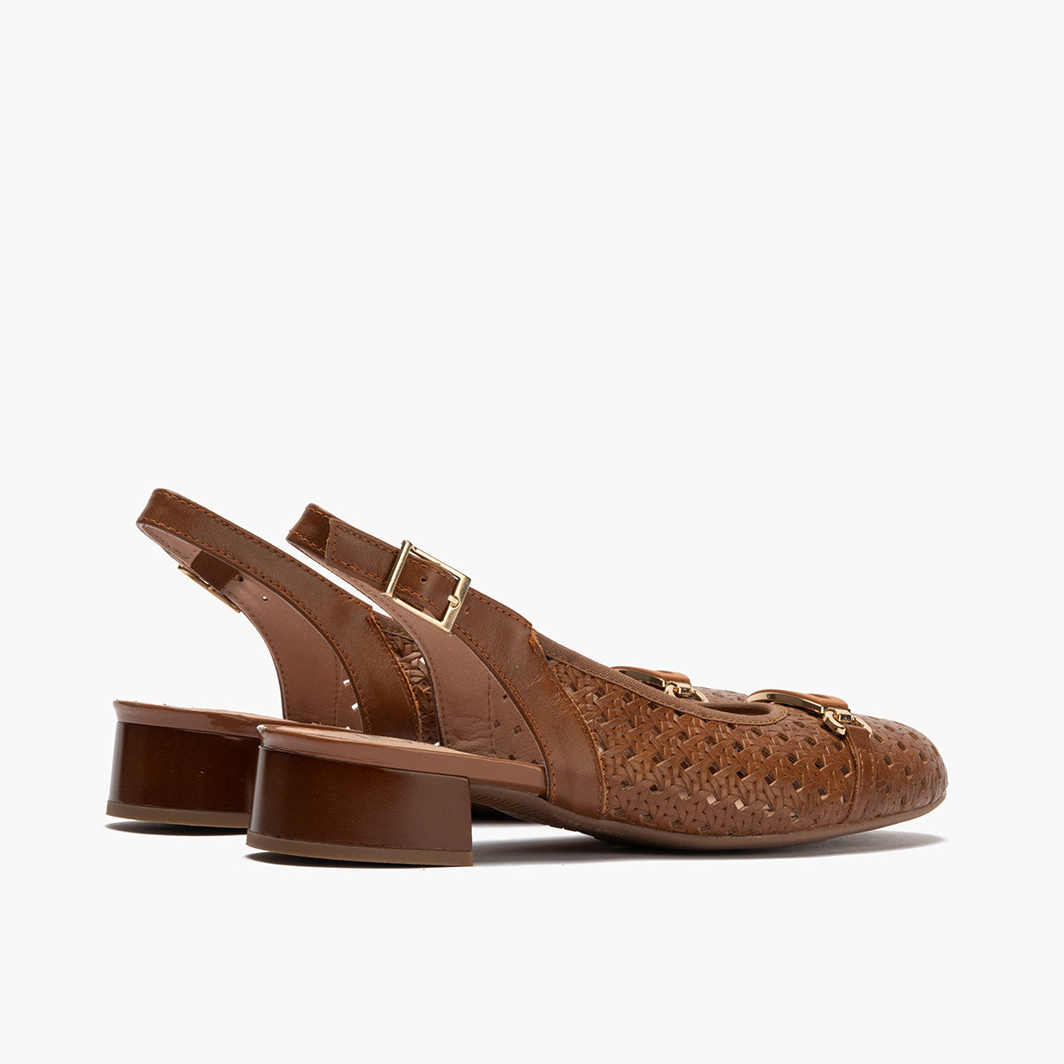 Zapato salón destalonado con adorno y tacón bajo, con punta redonda Cuero