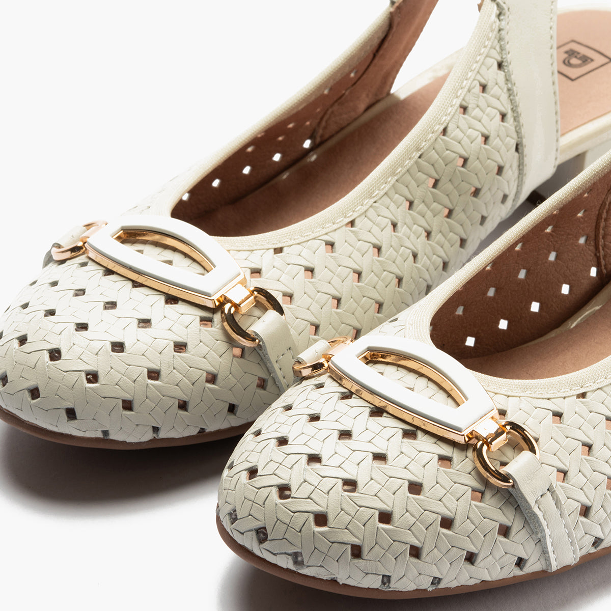 Zapato salón destalonado con adorno y tacón bajo, con punta redonda Glacial