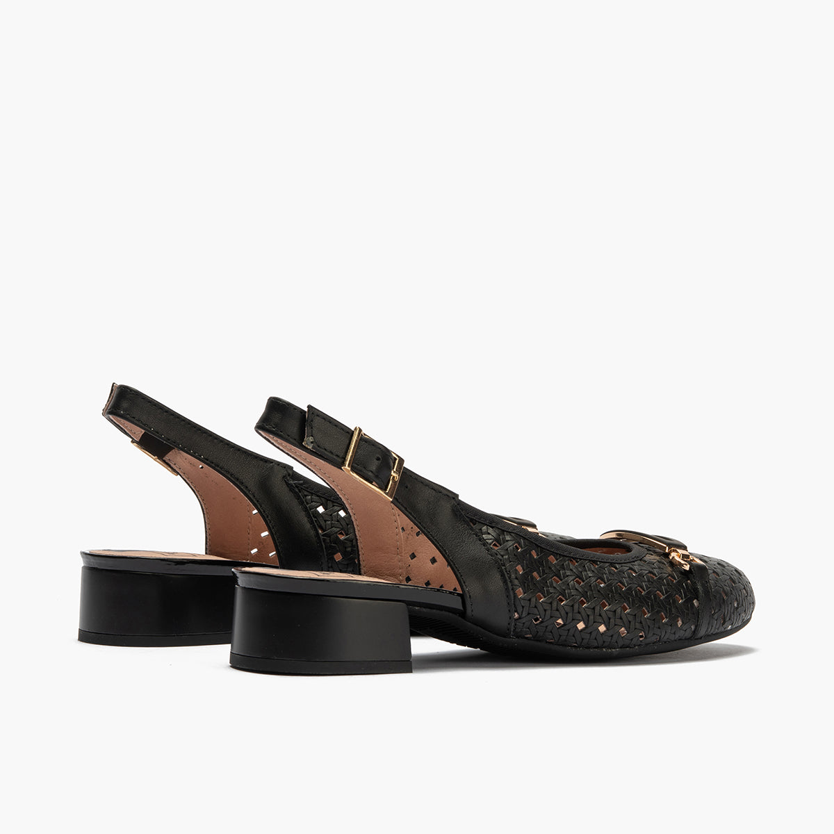 Zapato salón destalonado con adorno y tacón bajo, con punta redonda Negro