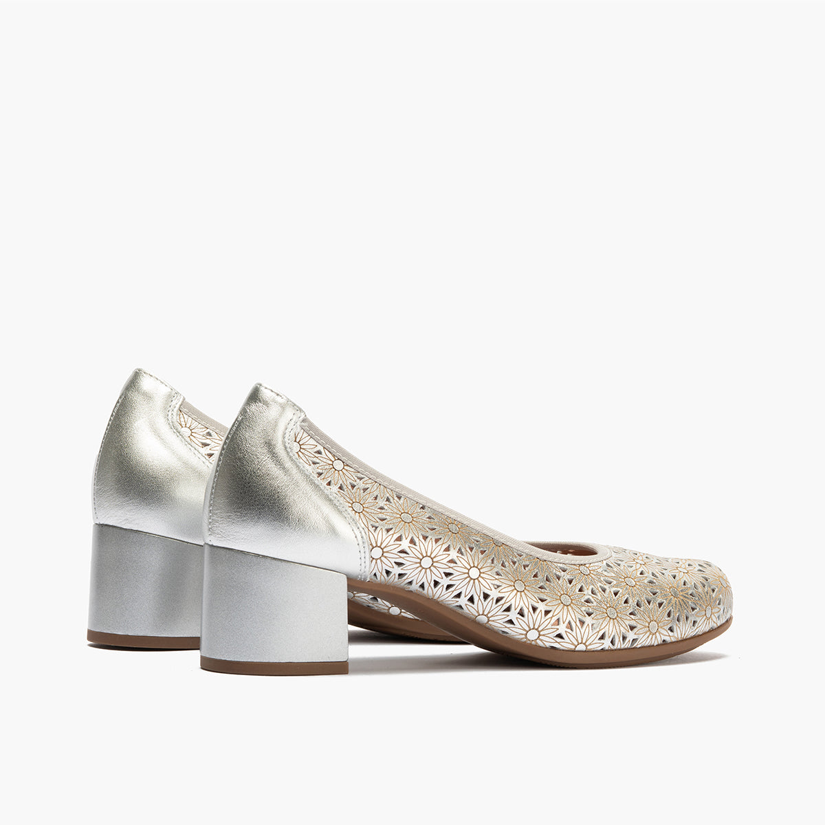 Zapato salón con tacón medio, en piel fantasía perforada Plata