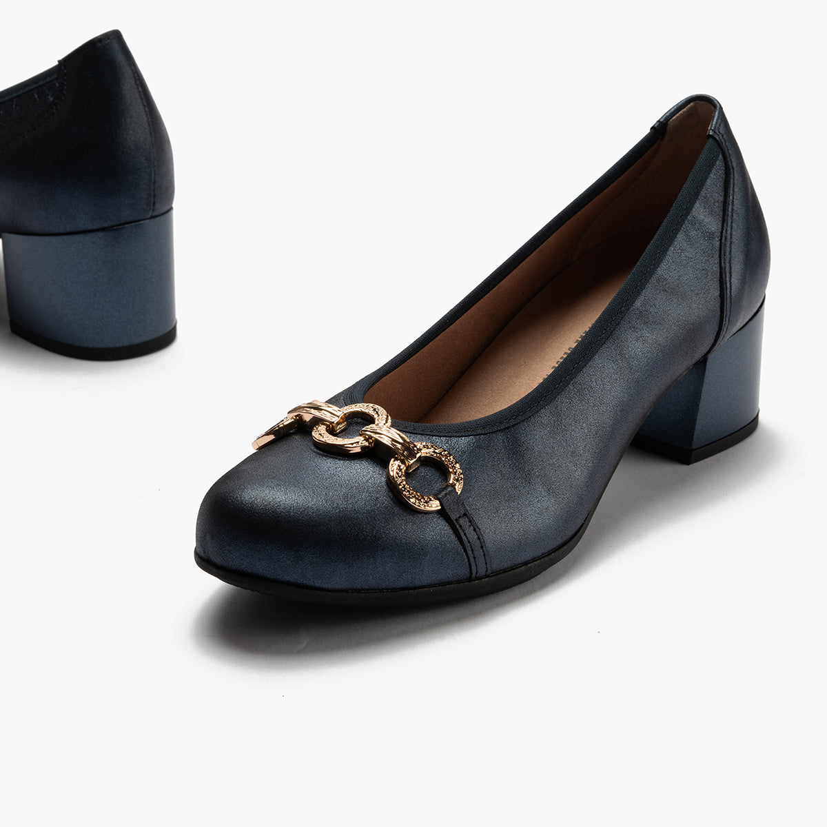Zapato salón con tacón medio y adorno, en piel brillante Marino