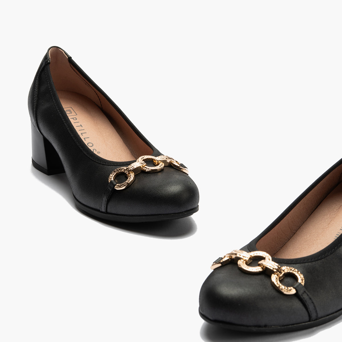 Zapato salón con tacón medio y adorno, en piel brillante Negro