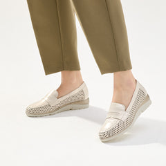 Mocasin mujer con con picados en piel fantasía ORO