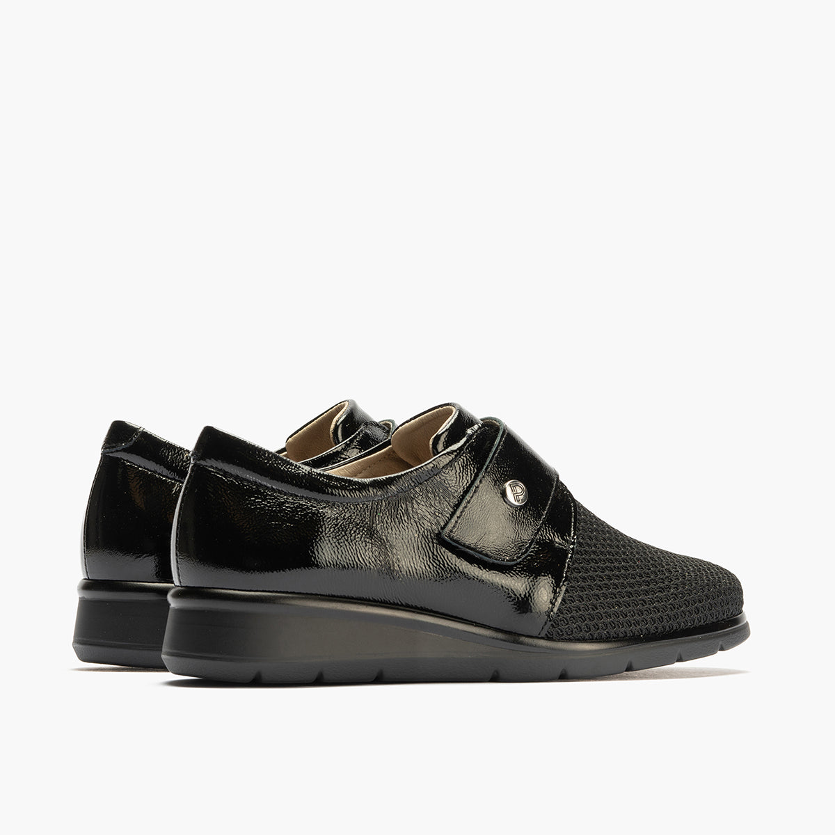 Blucher con rejilla mujer con velcro en piel charol NEGRO