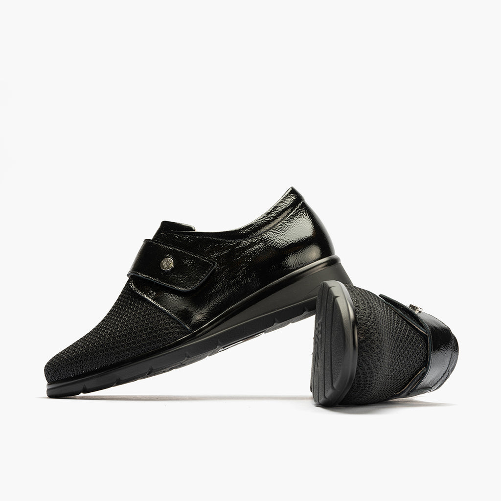 Blucher con rejilla mujer con velcro en piel charol NEGRO