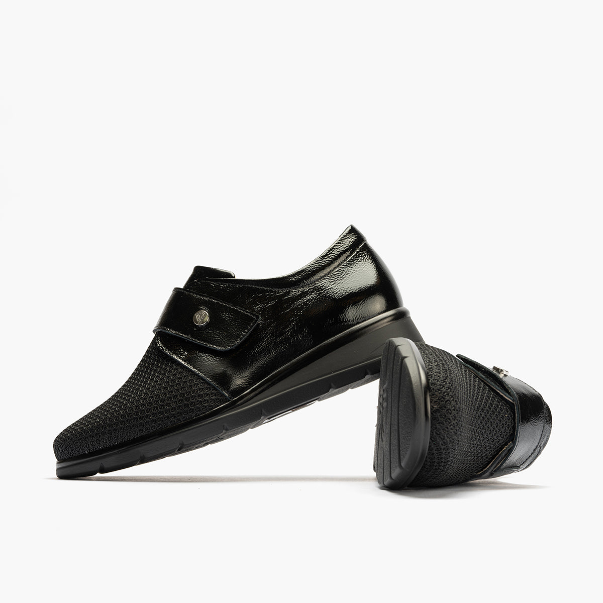 Blucher con rejilla mujer con velcro en piel charol NEGRO