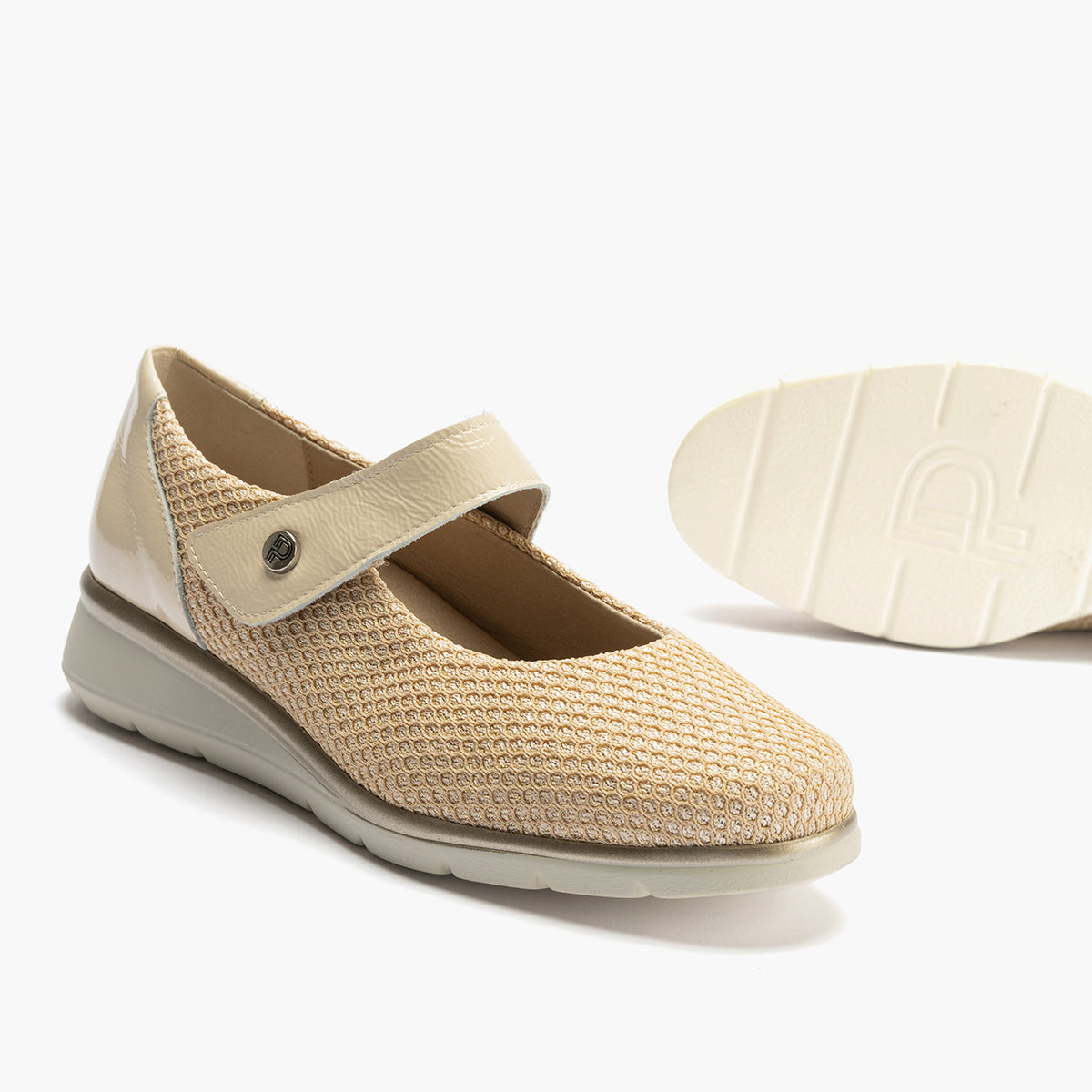Sandalia plataforma en piel napa con laminado tubular Crema