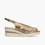 Sandalia plataforma con micropuntos mujer con hebilla en piel laminado BRONCE