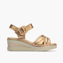 Sandalia mujer plataforma con hebilla en piel laminado NUDE